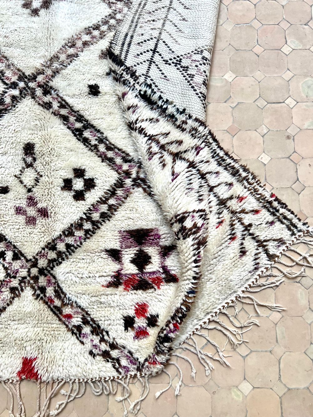 Moroccan Vintage Beni Ouarain Rug 305x190cm