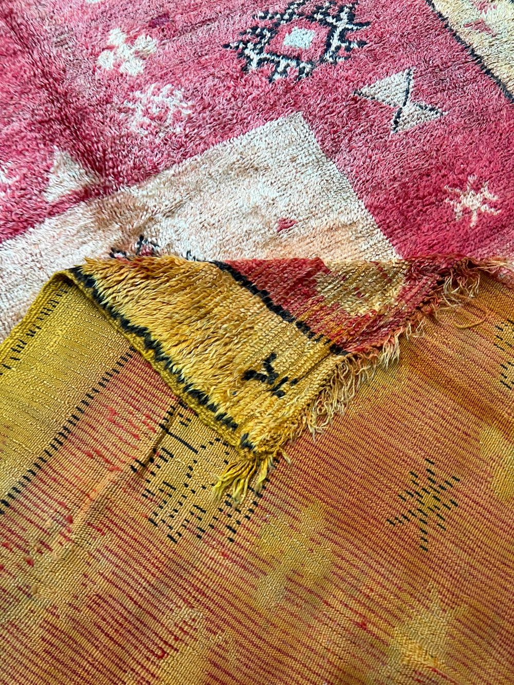 Moroccan Vintage Boujaad Rug 265x165cm