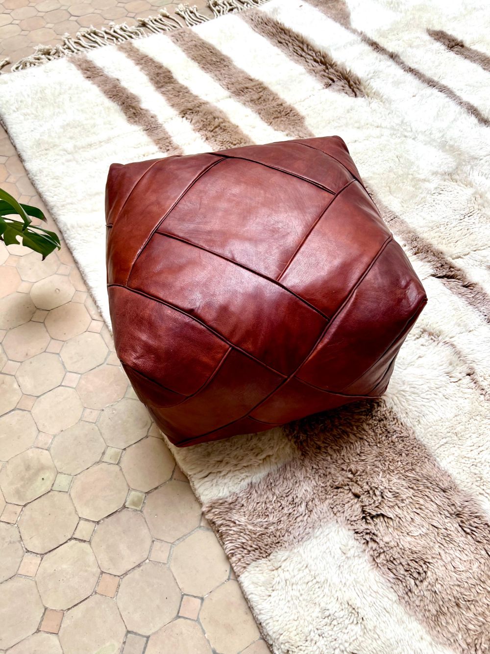 Leather Pouf Tuohi - Medium
