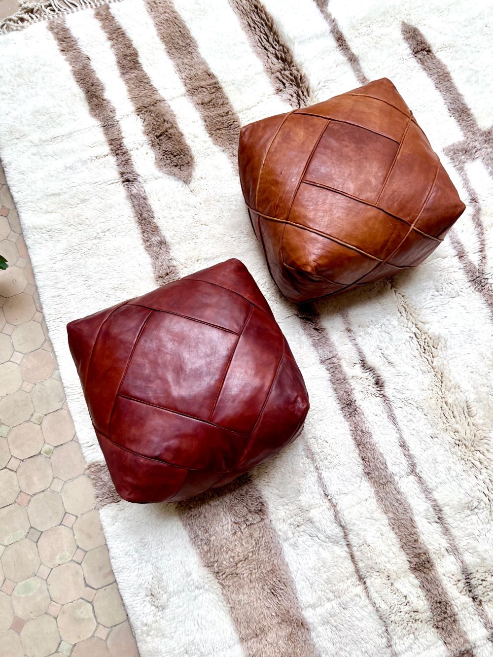 Leather Pouf Tuohi - Medium