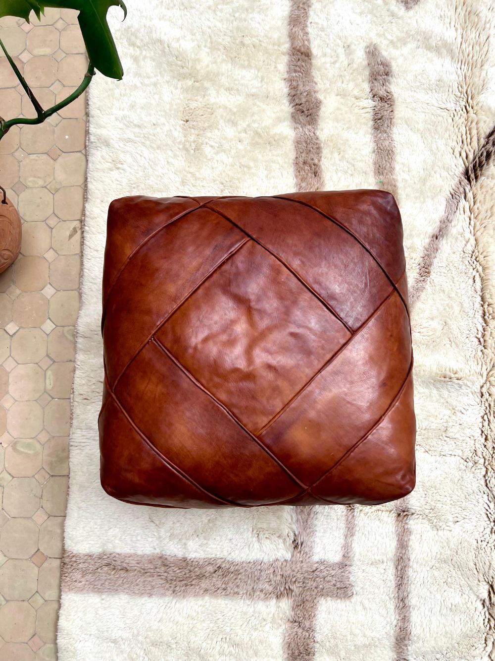 Leather Pouf Tuohi - Large