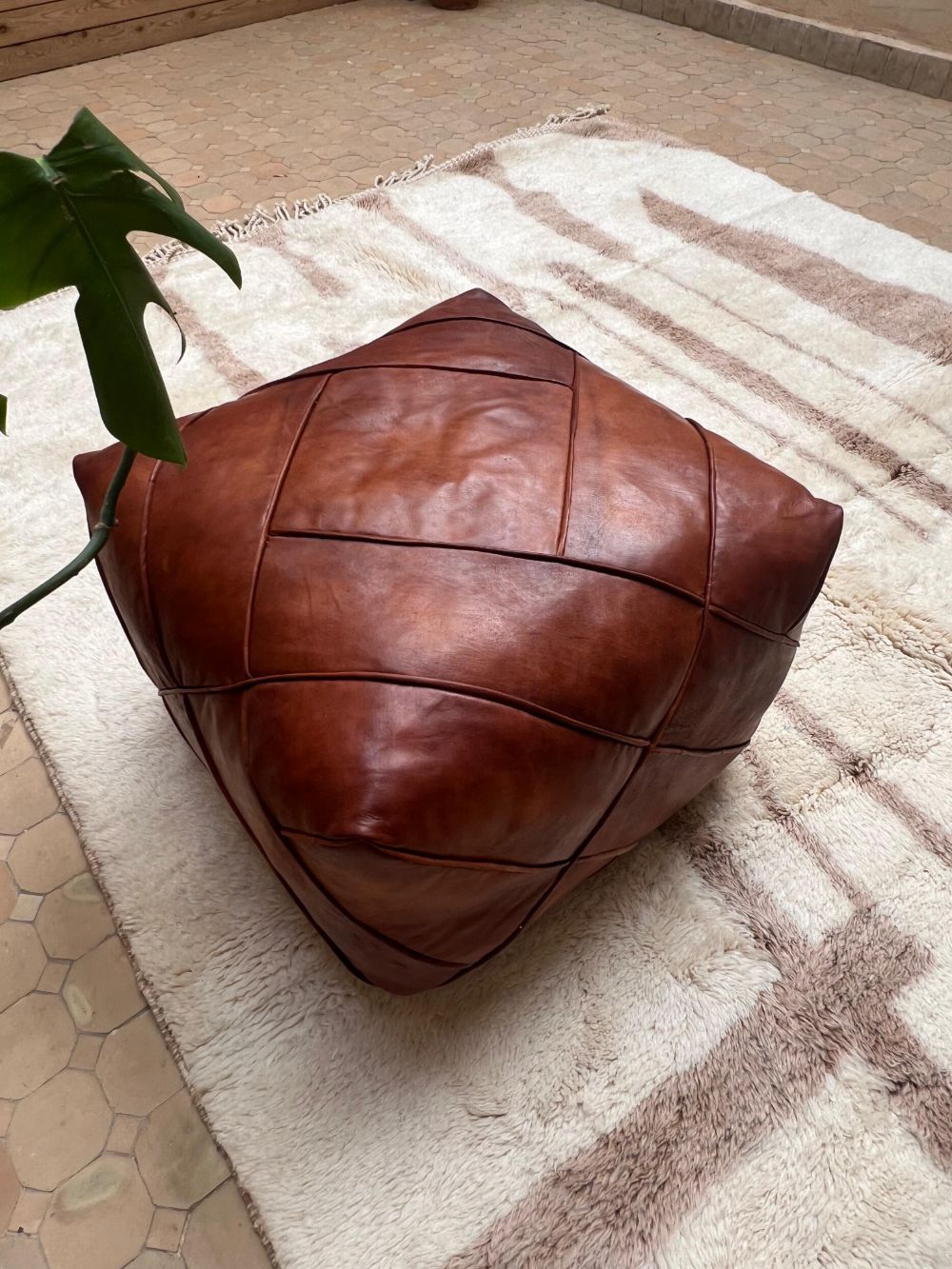 Leather Pouf Tuohi - Large