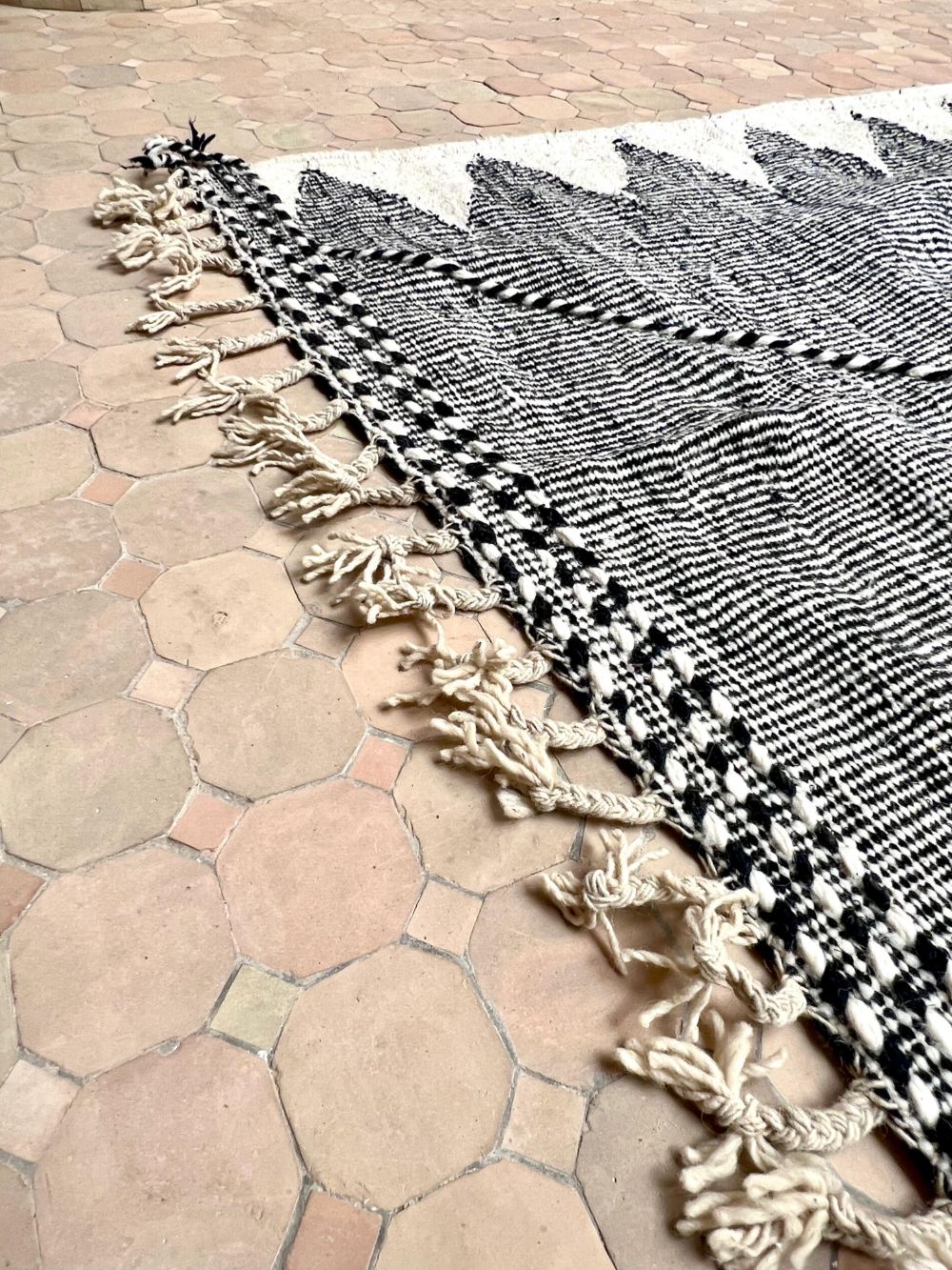 Marokkolainen nukaton matto 400x270cm