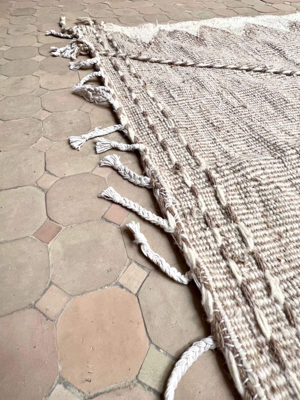 Marokkolainen nukaton matto 425x285cm