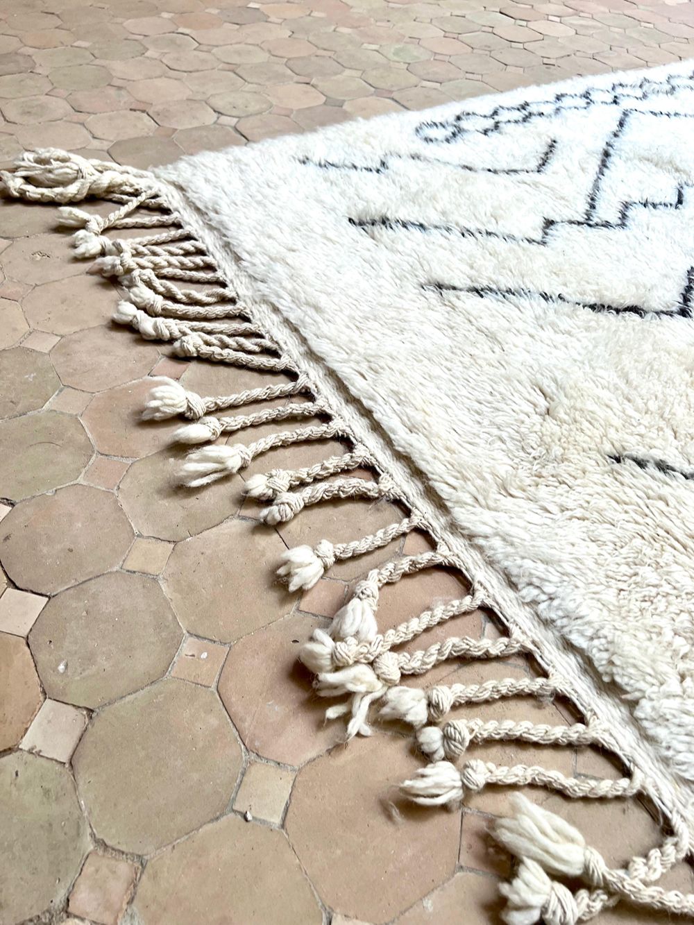 Moroccan Oued Rug 305x215cm