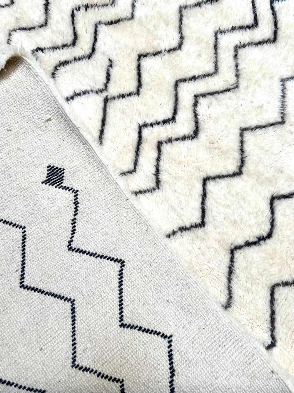 Moroccan Oued Rug 305x215cm