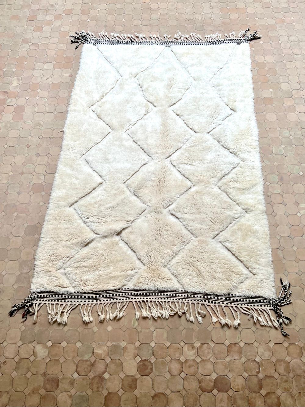 Moroccan Black & White Rug 280x170cm