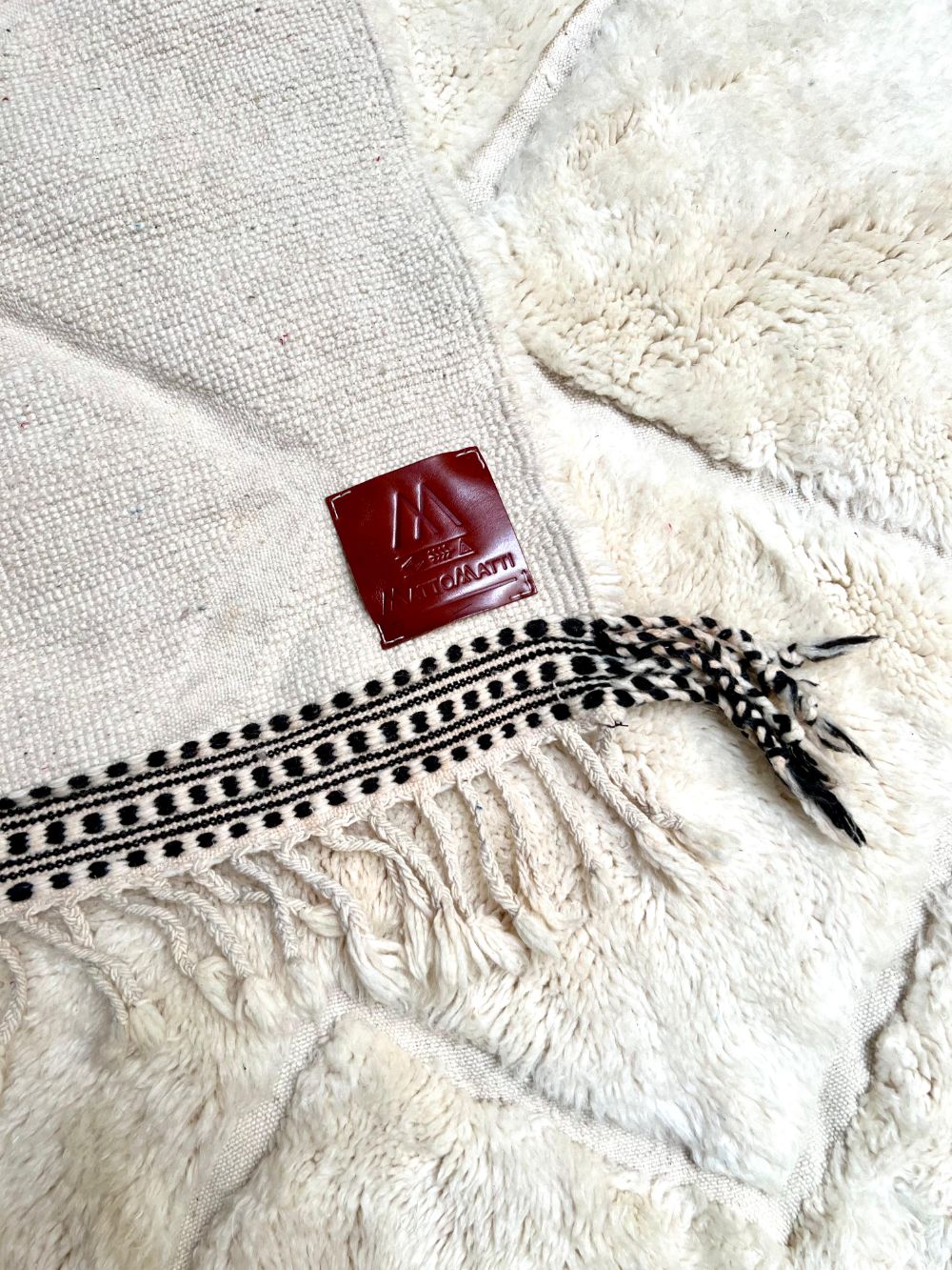 Marokkolainen mustavalkoinen matto 280x170cm