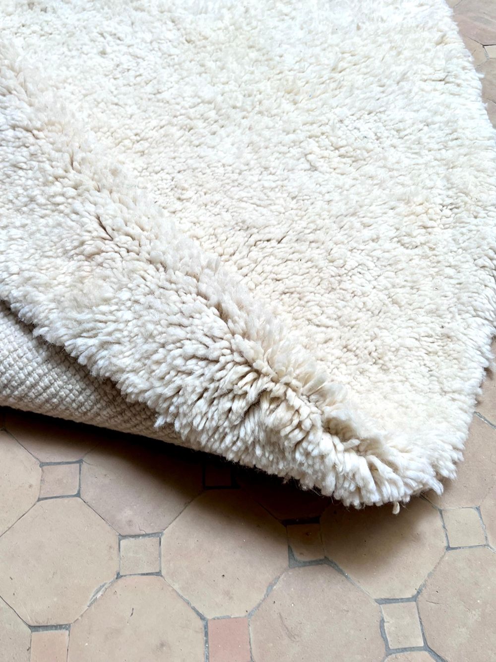 Marokkolainen valkoinen matto 205cm
