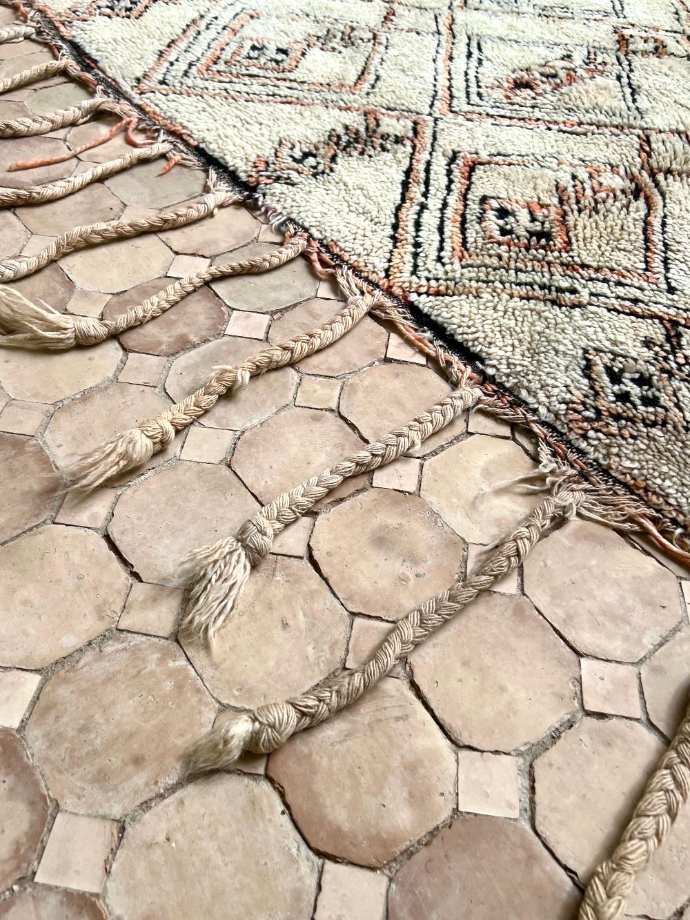 Moroccan Vintage Beni Ouarain Rug 390x210cm