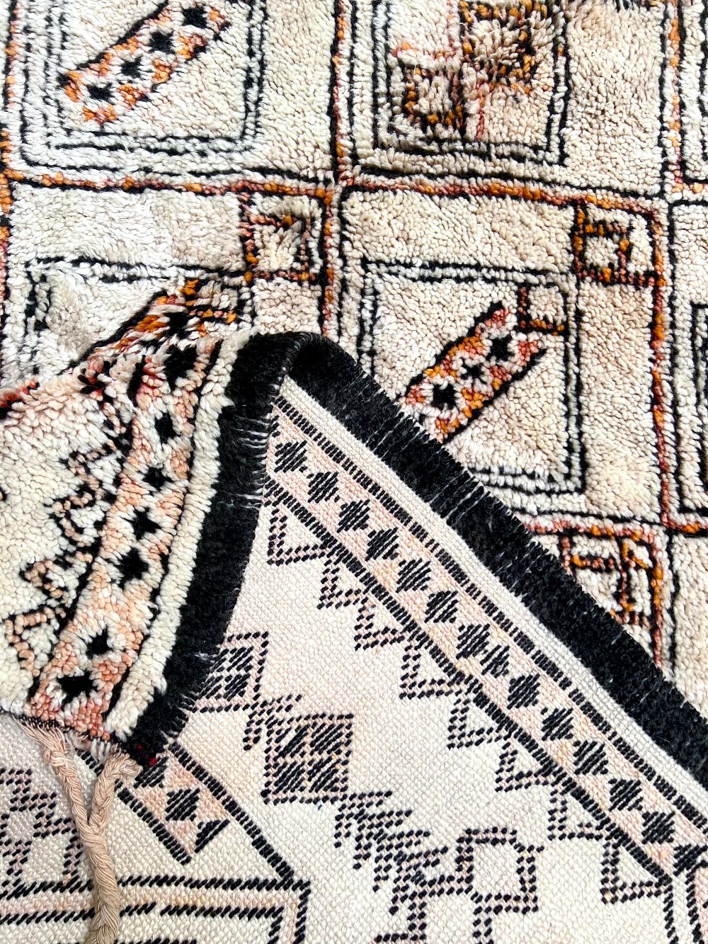 Moroccan Vintage Beni Ouarain Rug 390x210cm