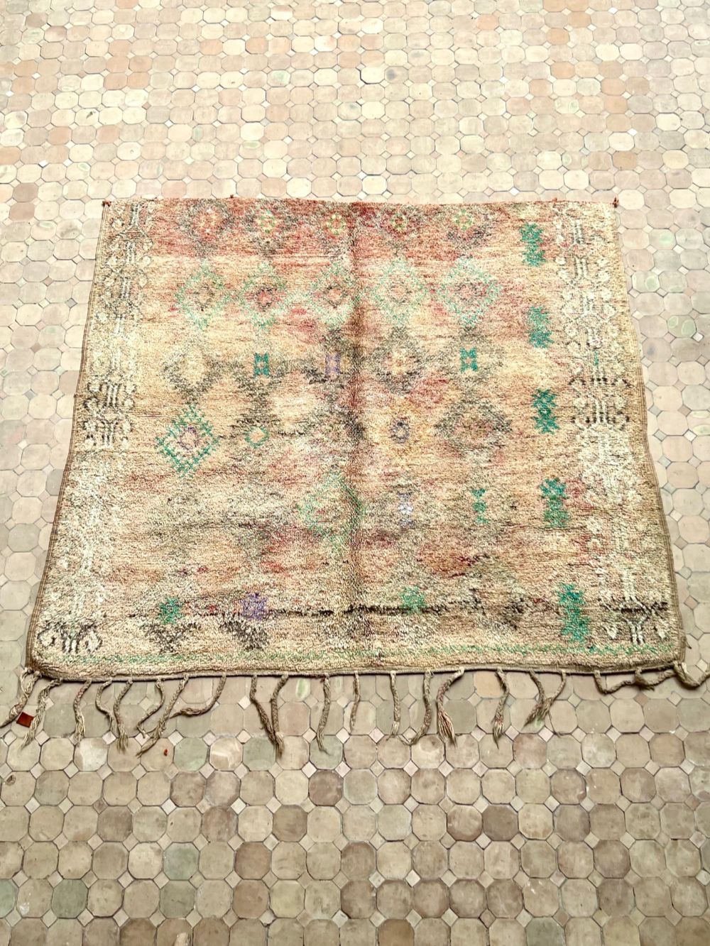 Marokkolainen vintage Boujaad matto 180x195cm