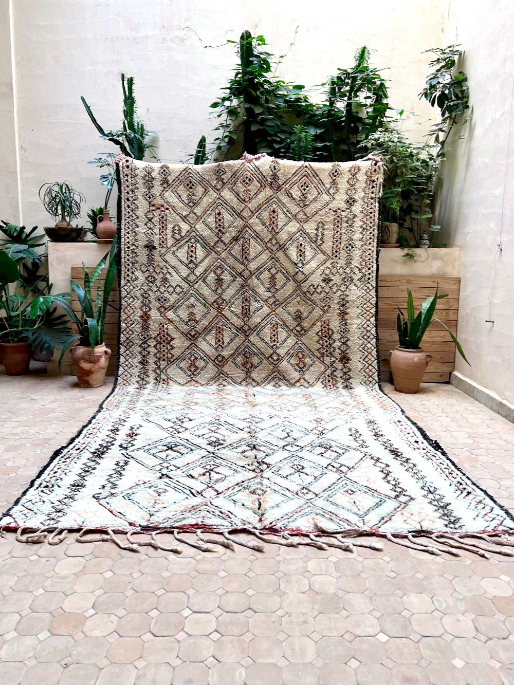 Moroccan Vintage Beni Ouarain Rug 390x210cm