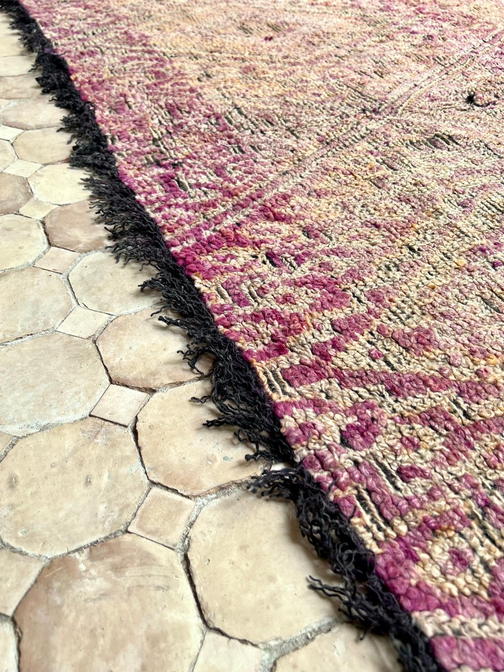 Moroccan Vintage Zayane Rug 325x205cm