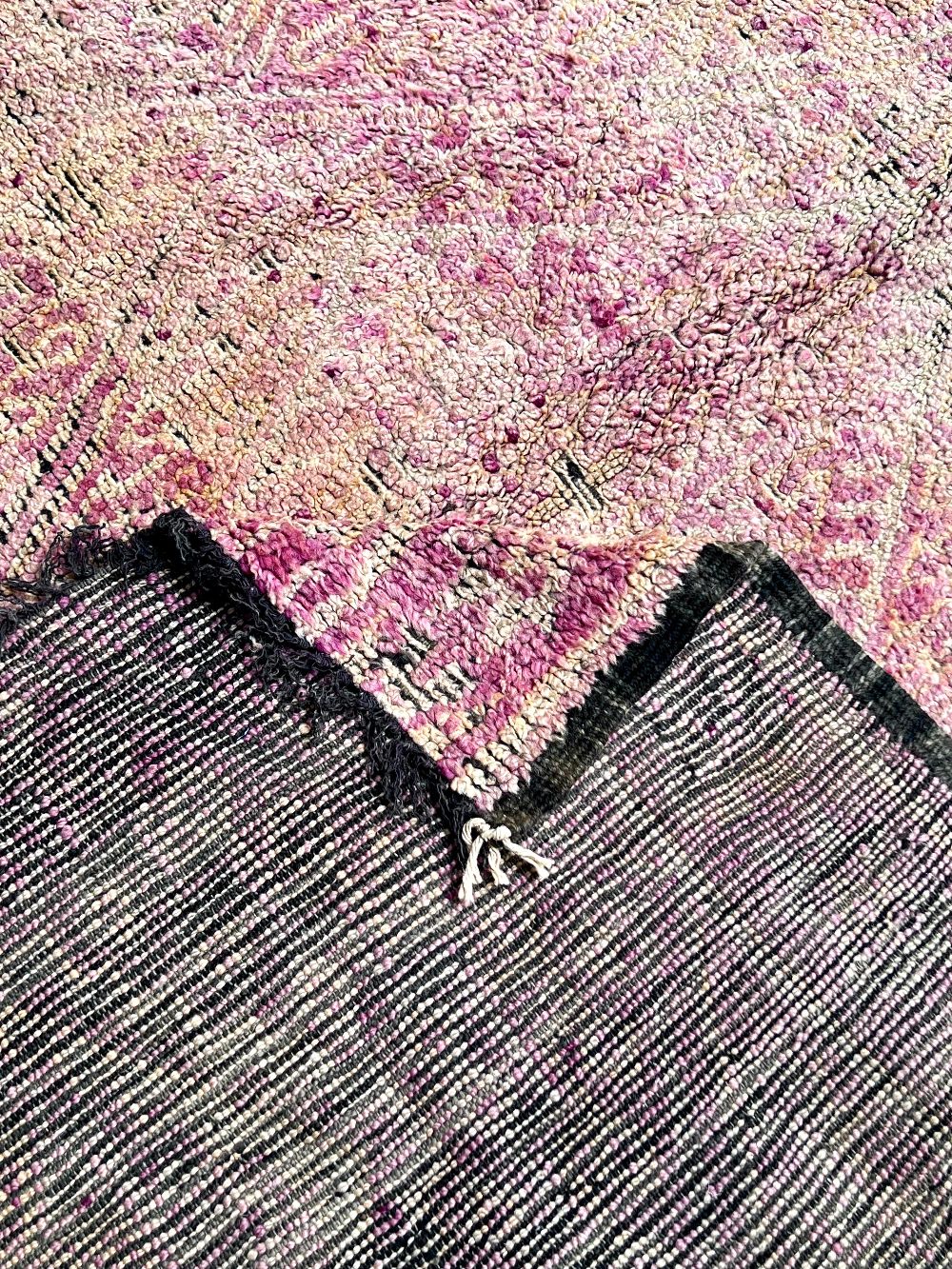 Moroccan Vintage Zayane Rug 325x205cm