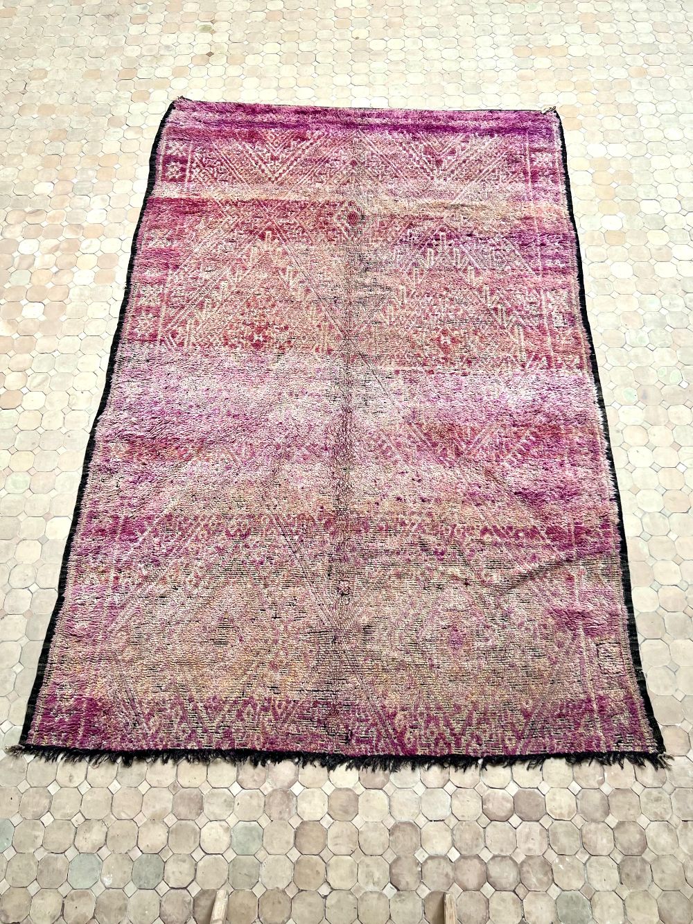 Moroccan Vintage Zayane Rug 325x205cm