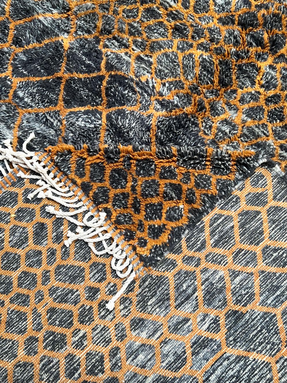 Marokkolainen Musta Pantteri matto 320x245cm