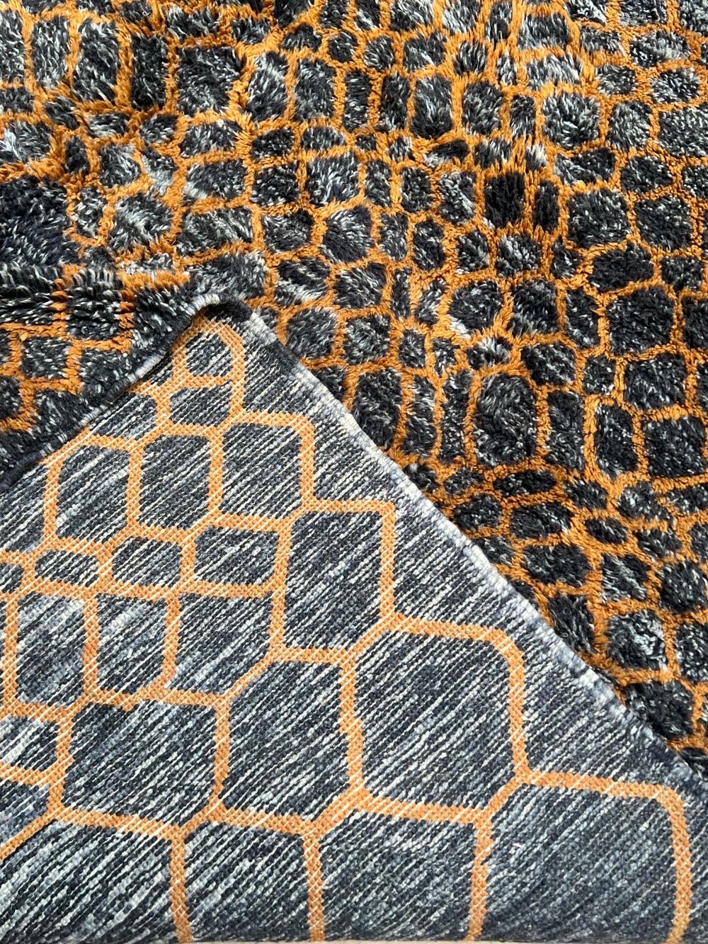 Marokkolainen Musta Pantteri matto 320x245cm