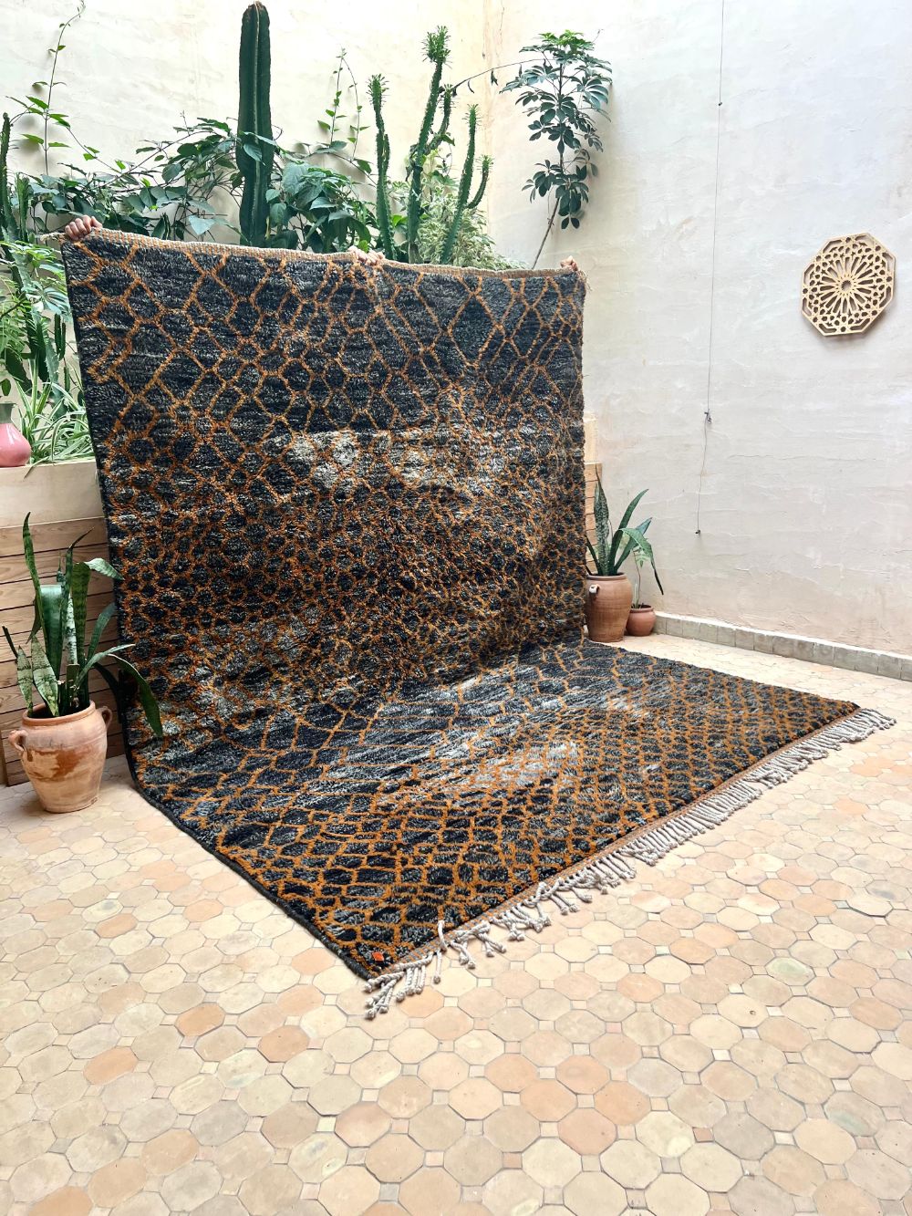 Marokkolainen Musta Pantteri matto 320x245cm