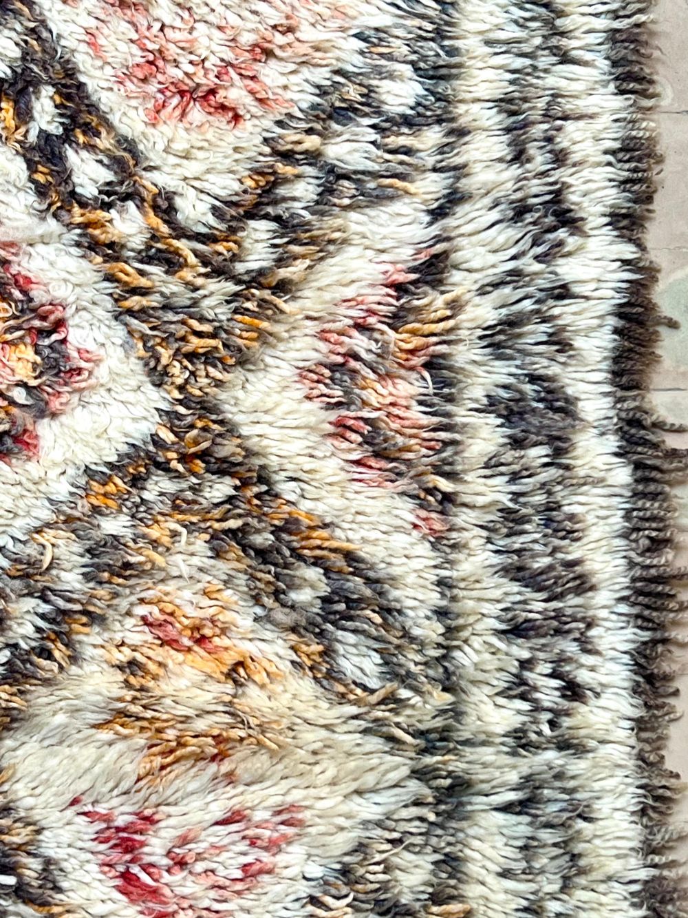 Moroccan Vintage Marmoucha Rug 335x205cm