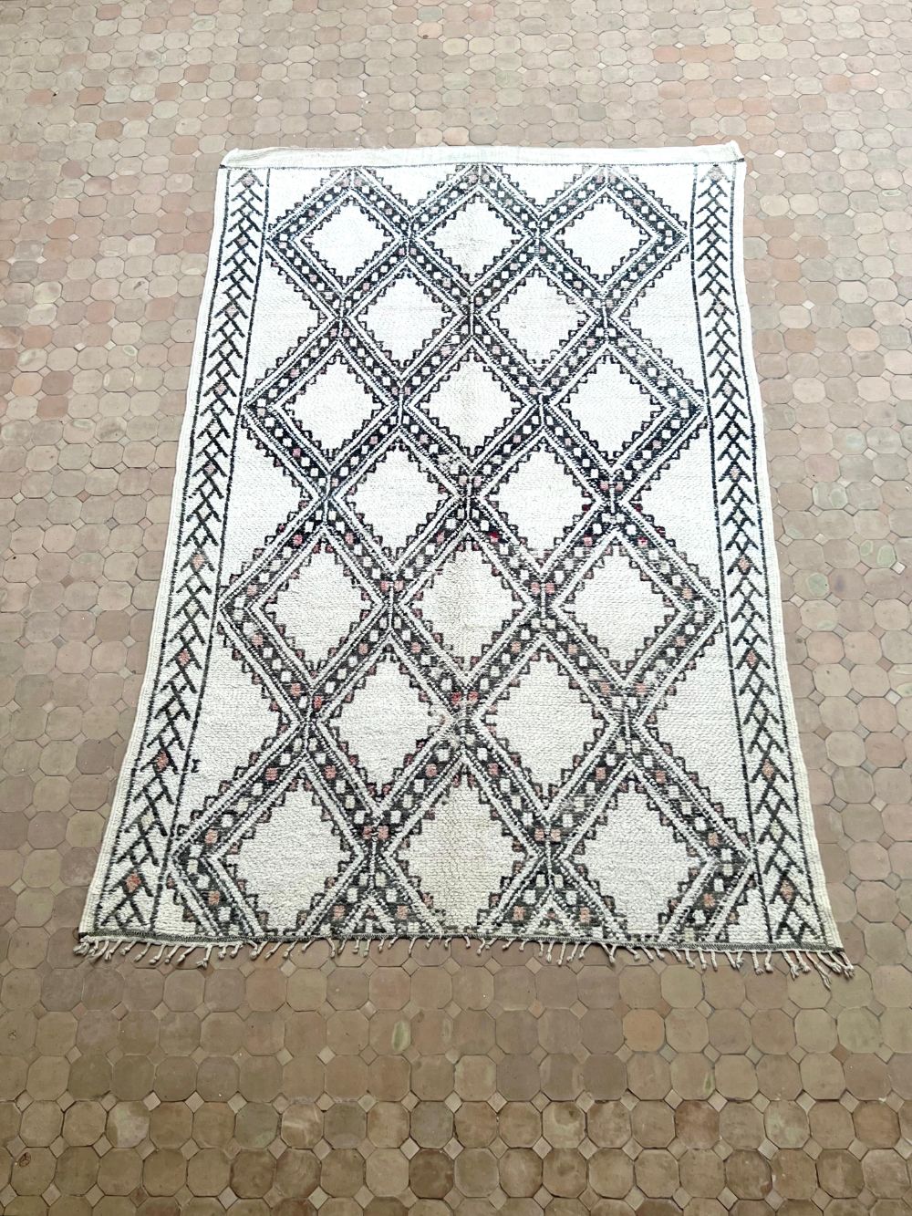 Moroccan Vintage Marmoucha Rug 275x175cm