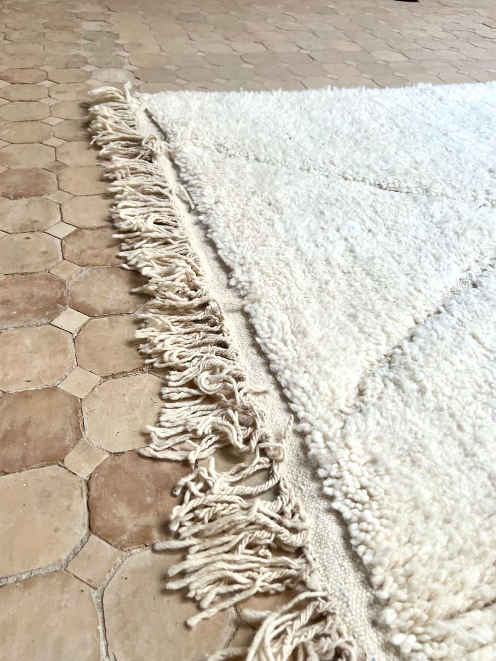 Marokkolainen valkoinen matto 300x205cm