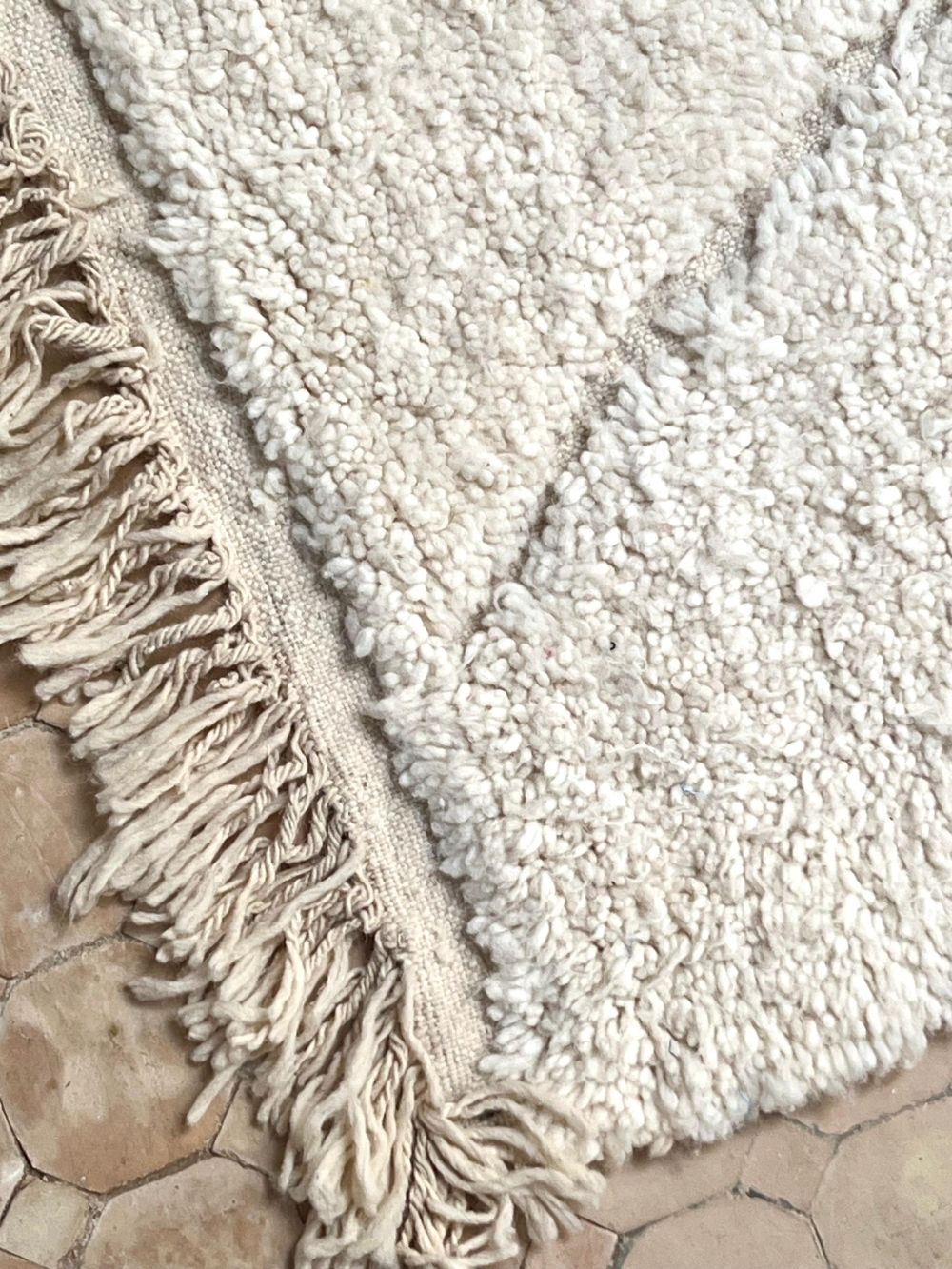 Marokkolainen valkoinen matto 300x205cm