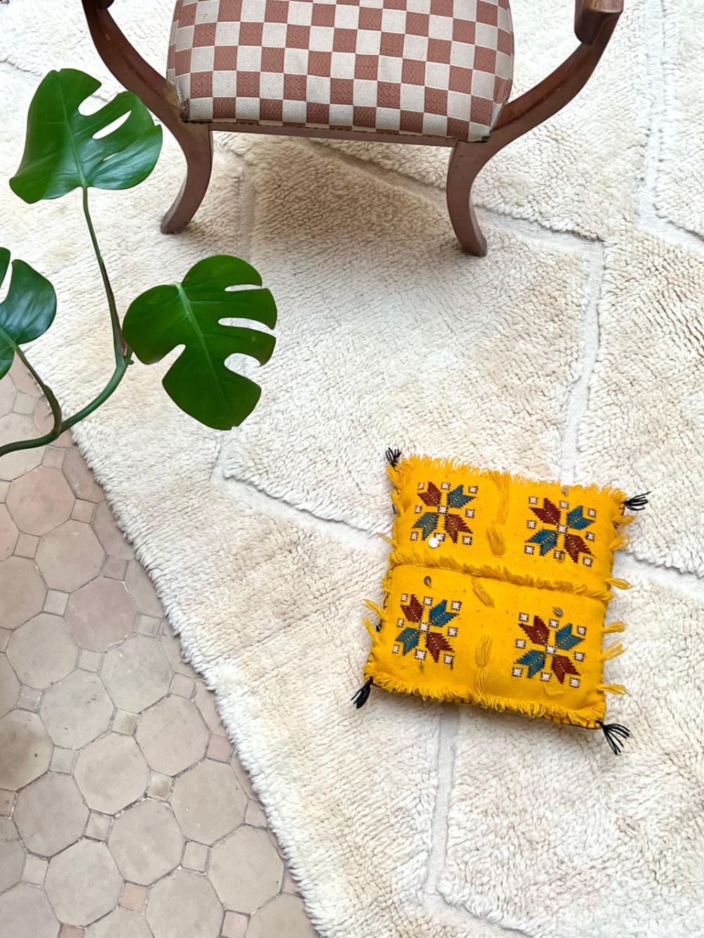 Moroccan Black & White Rug 275x185cm