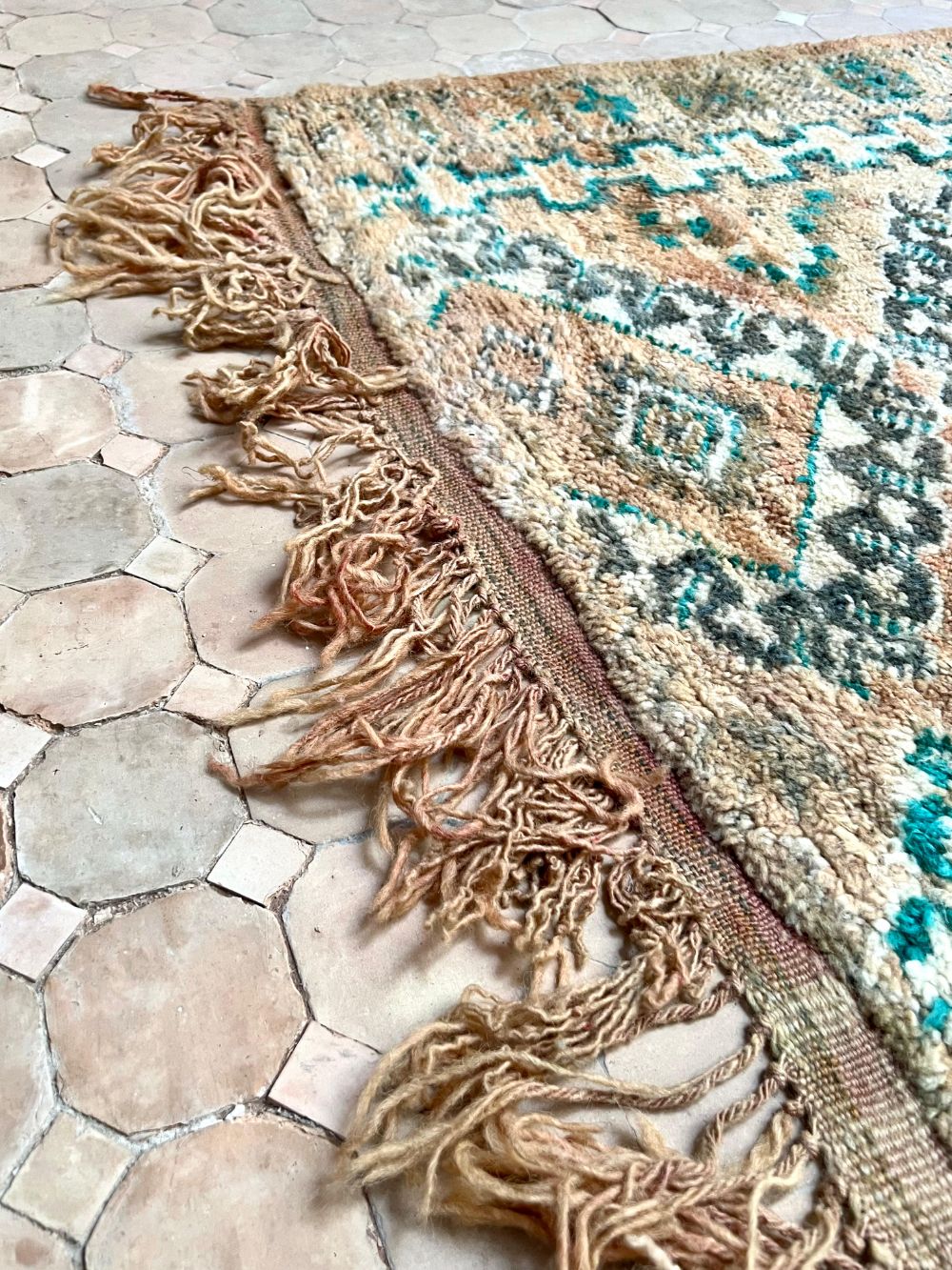 Moroccan Vintage Boujaad Rug 285x175cm