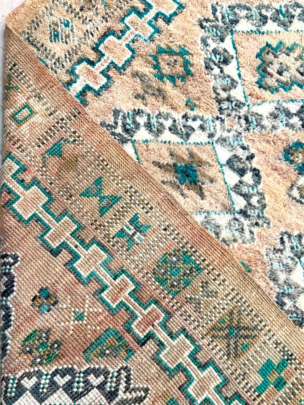 Moroccan Vintage Boujaad Rug 285x175cm