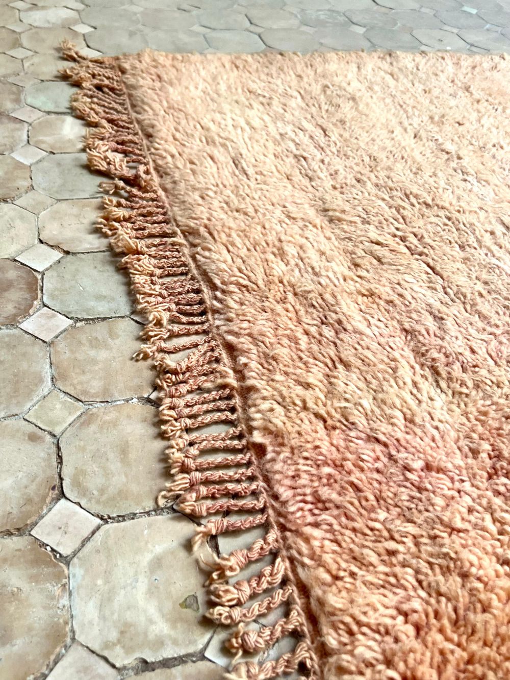 Marokkolainen vintage yksivärinen matto 240x175cm