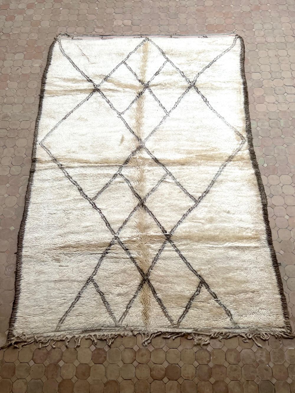 Reserved Päivi: Moroccan Vintage Beni Ouarain Rug 300x190cm