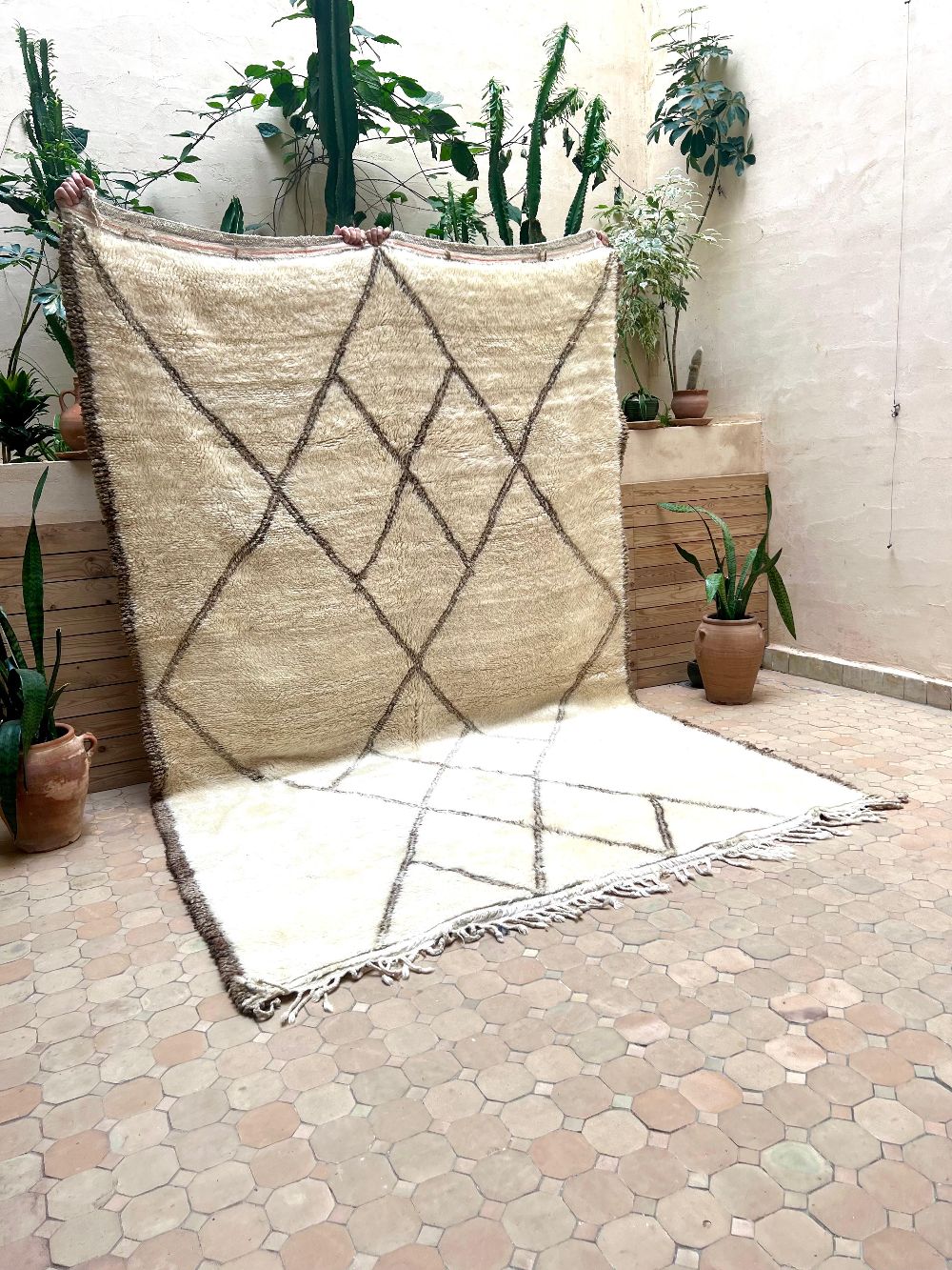 Reserved Päivi: Moroccan Vintage Beni Ouarain Rug 300x190cm