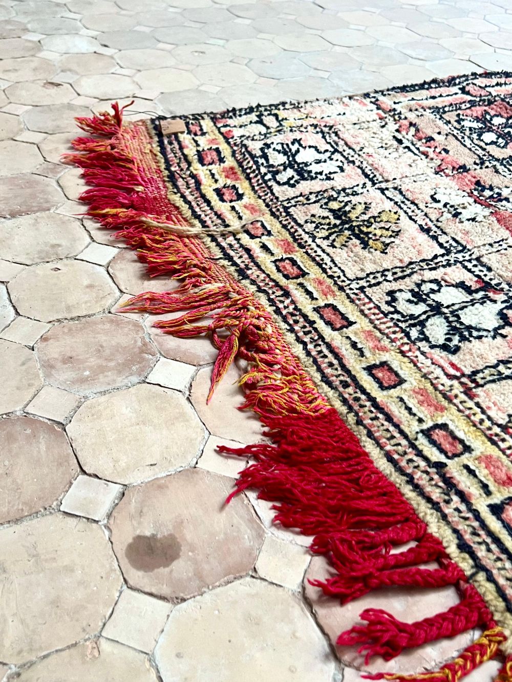 Moroccan Vintage Boujaad Rug 120x105cm