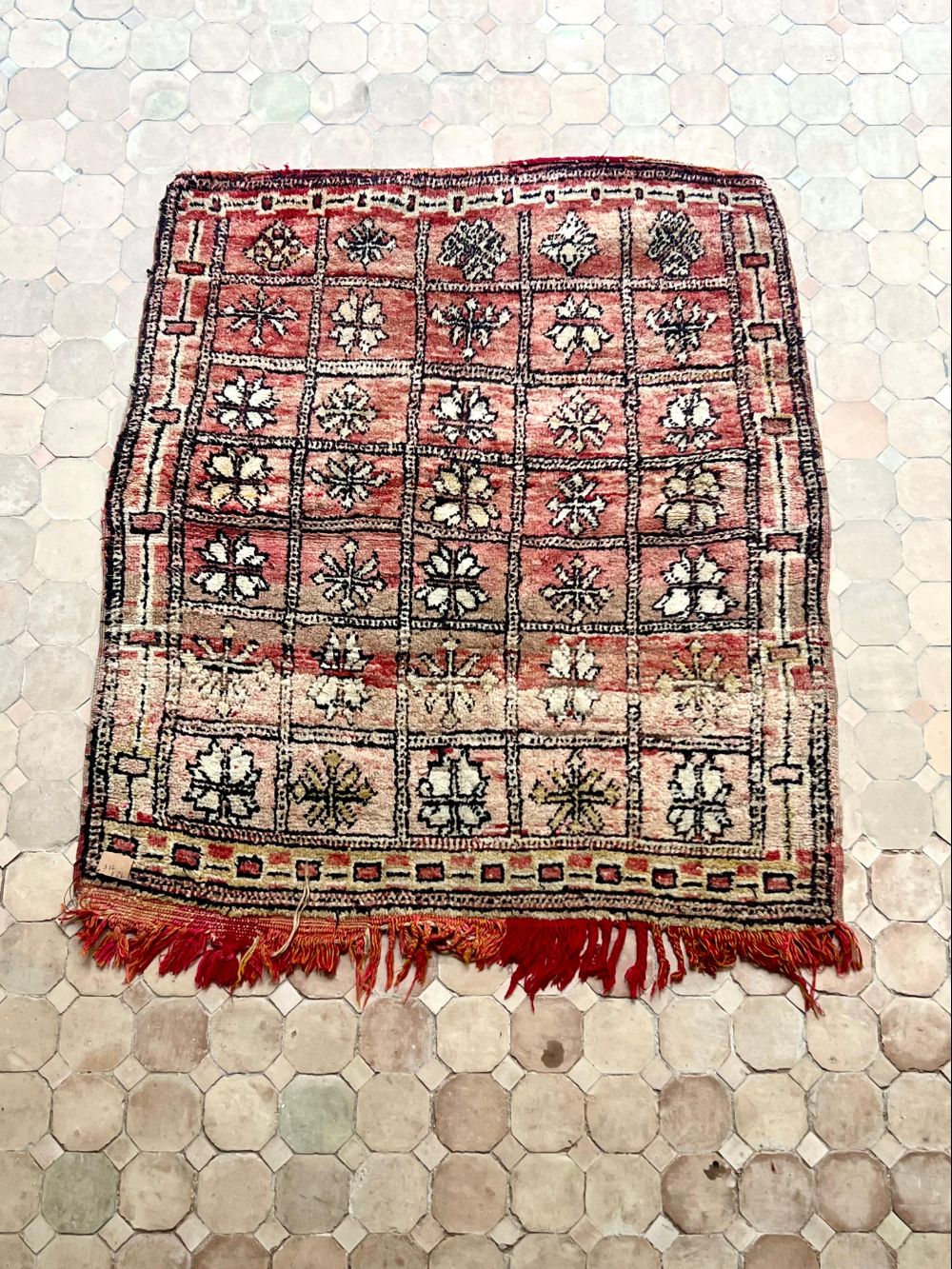 Moroccan Vintage Boujaad Rug 120x105cm
