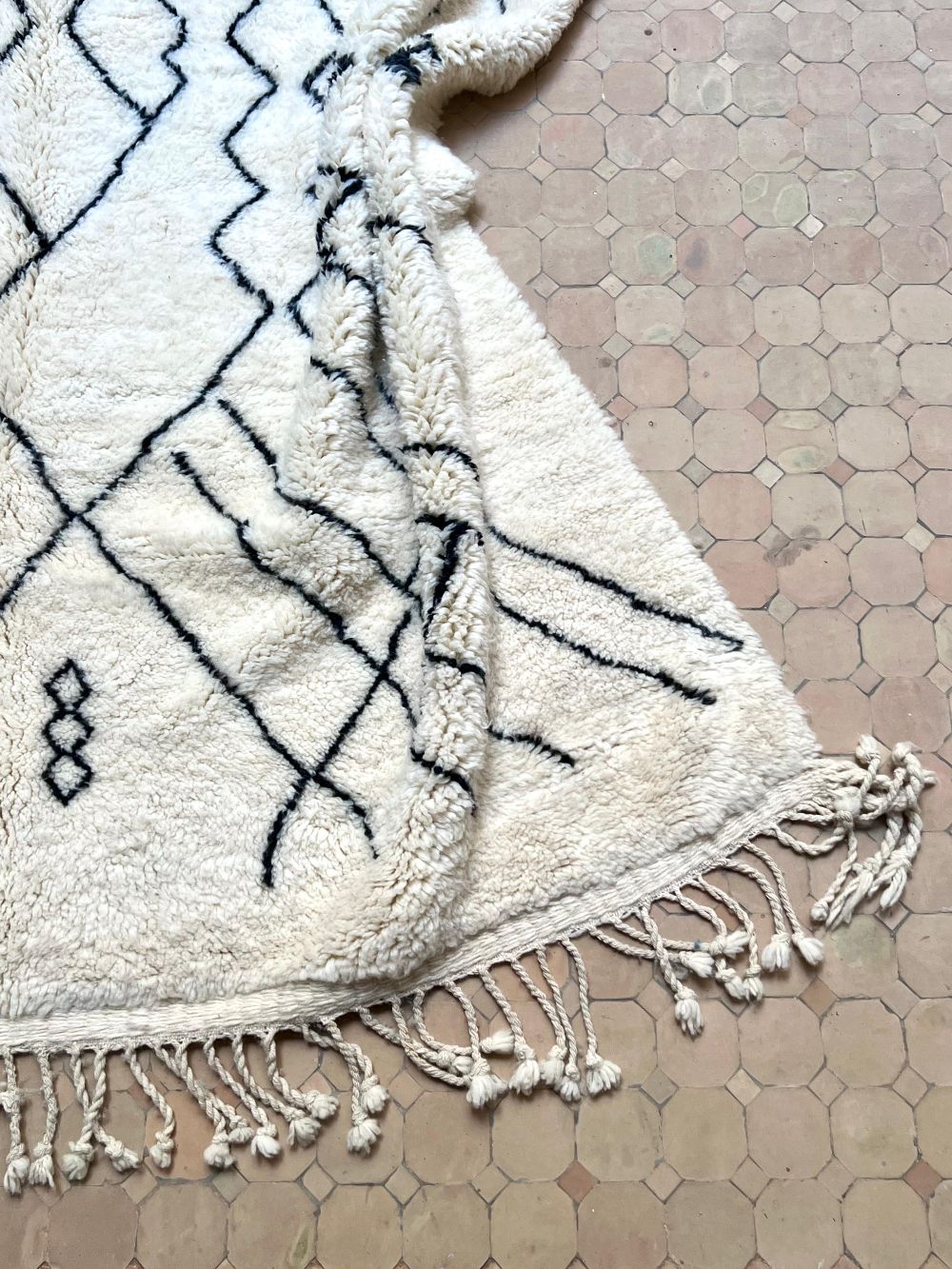 Moroccan Oued Rug 250x215cm