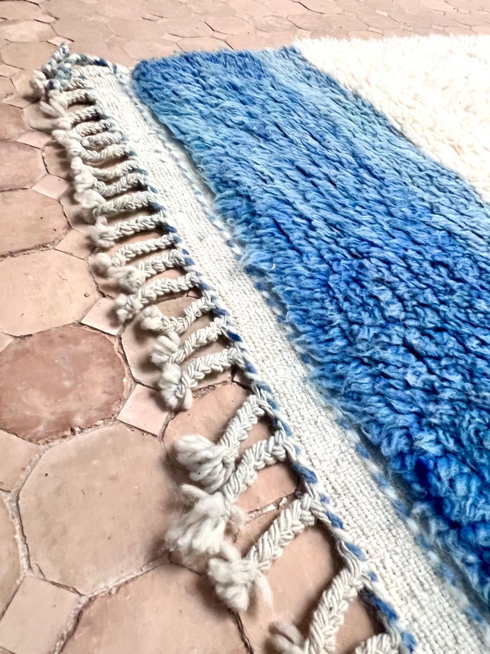 Moroccan Blue & White Rug 150x105cm