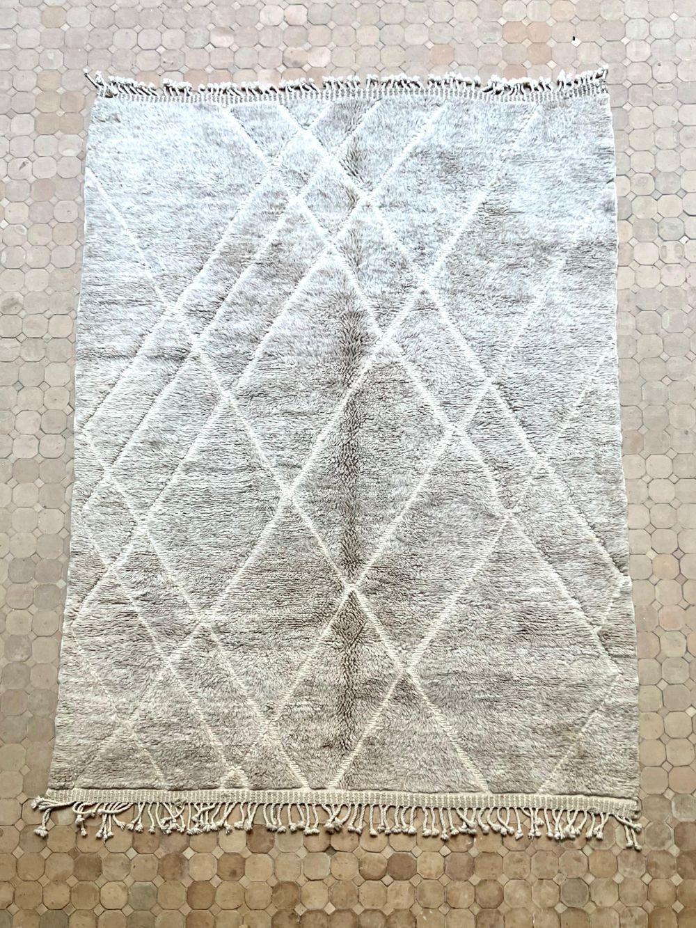 Moroccan Grey Bear Rug 280×205cm