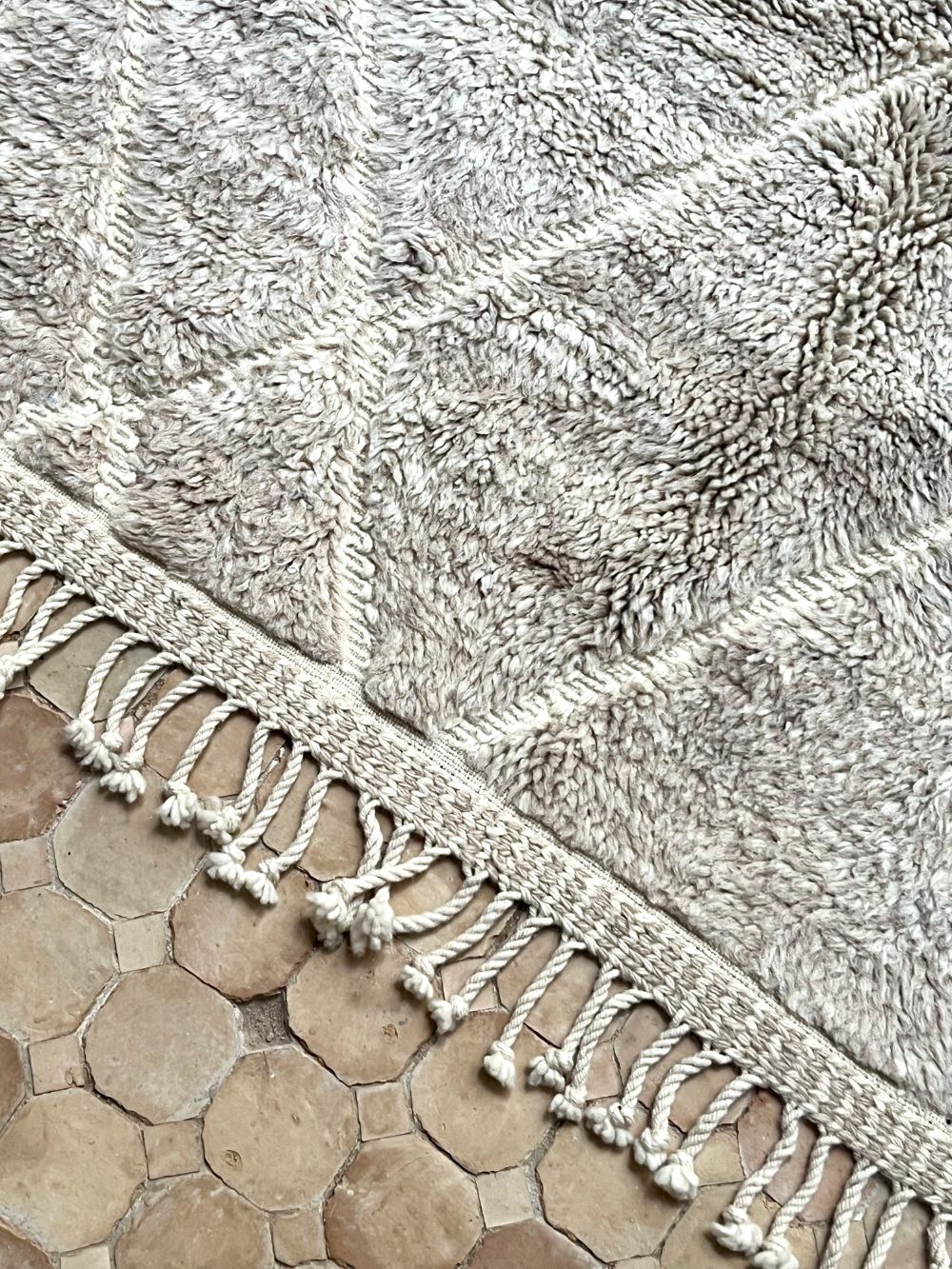 Moroccan Mrirt Grey Bear Rug 280×205cm