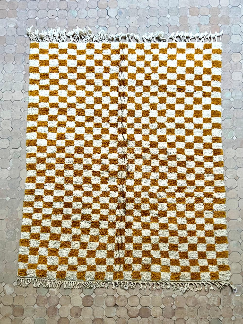 Mittatilaus haluamassasi koossa: ruudullinen-matto