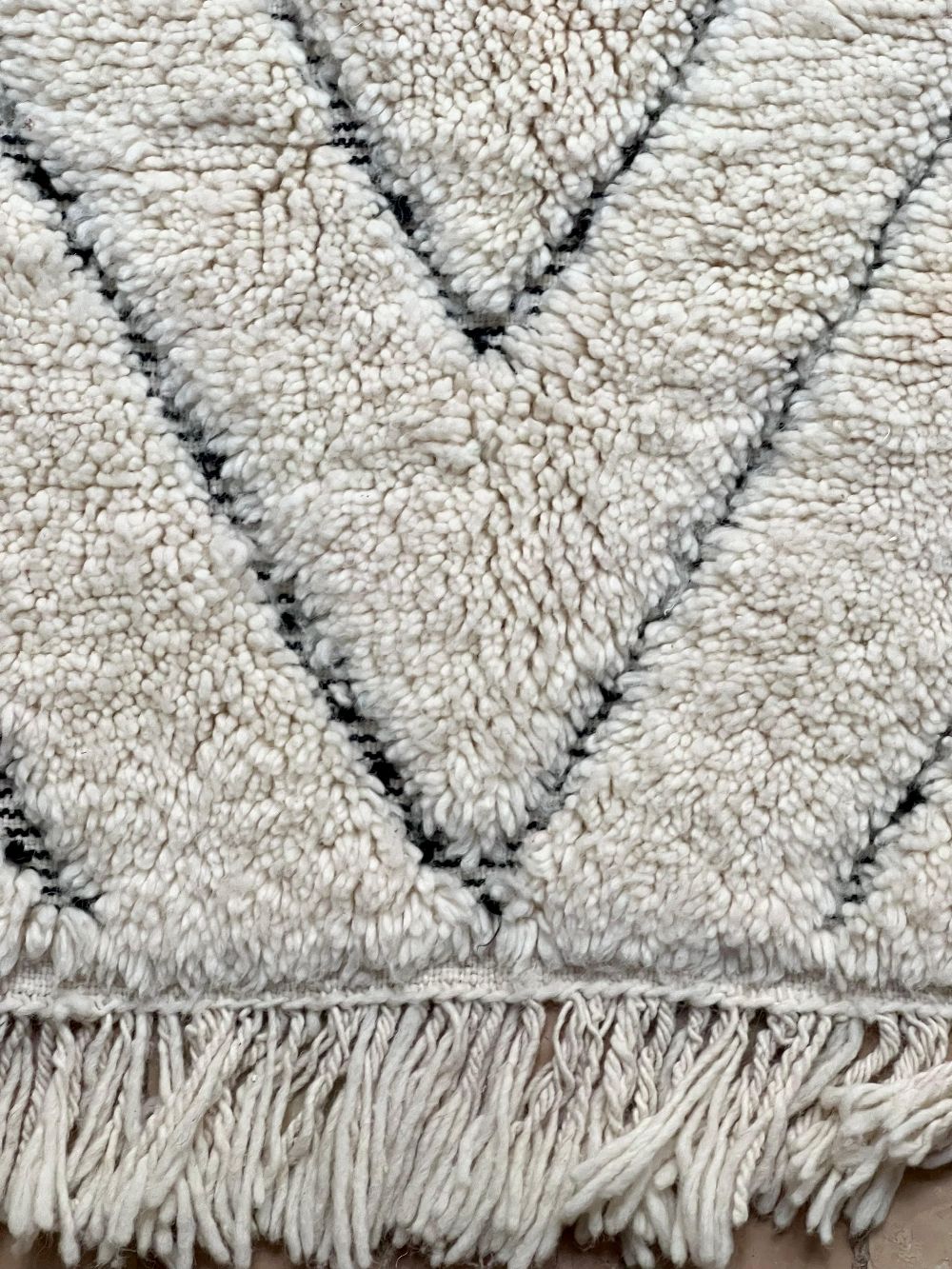 Marokkolainen mustavalkoinen matto 240x160cm