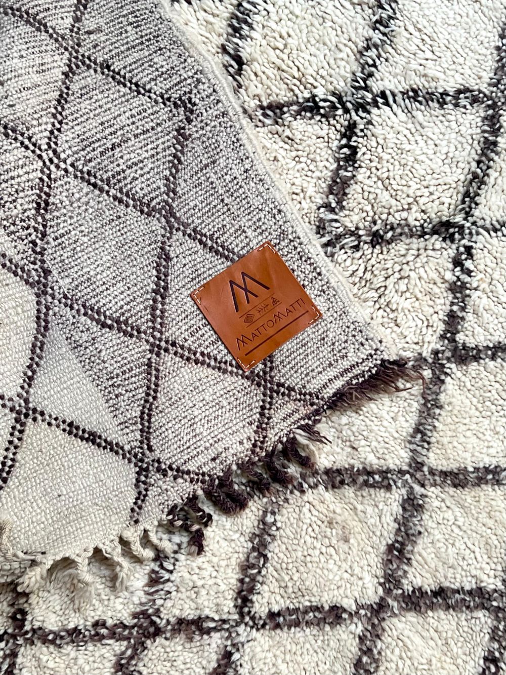 Moroccan Vintage Beni Ouarain Rug 270x175cm