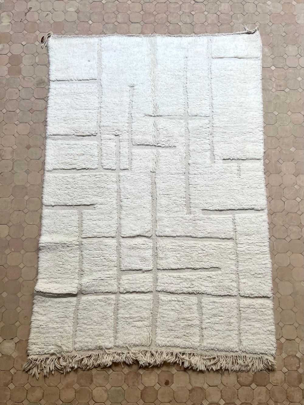 Marokkolainen valkoinen matto 240x155cm