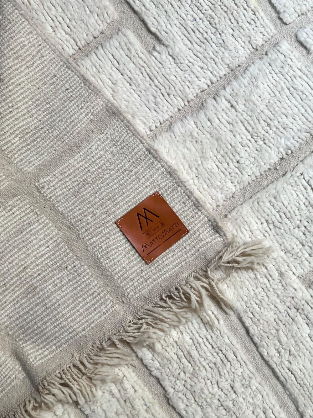 Marokkolainen valkoinen matto 240x155cm