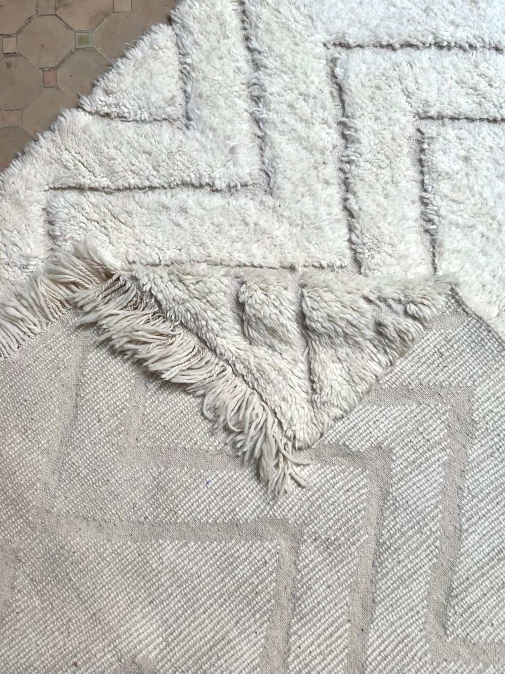 Marokkolainen valkoinen matto 235x160cm