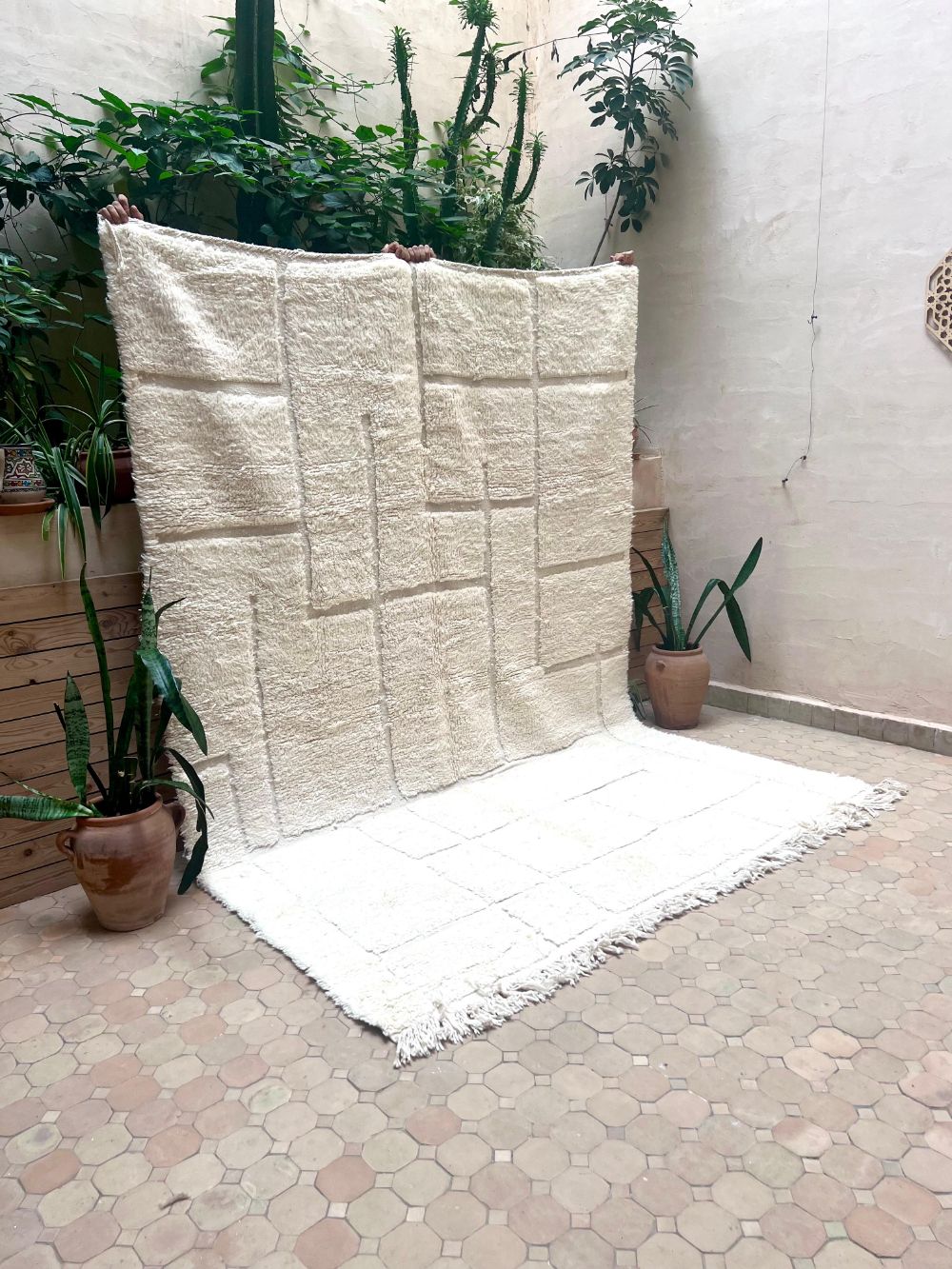 Marokkolainen valkoinen matto 285x200cm