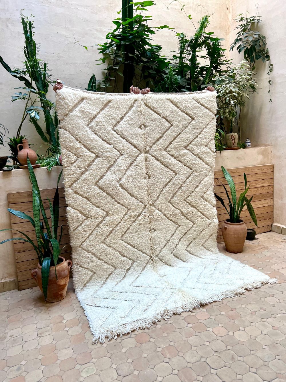 Marokkolainen valkoinen matto 235x160cm