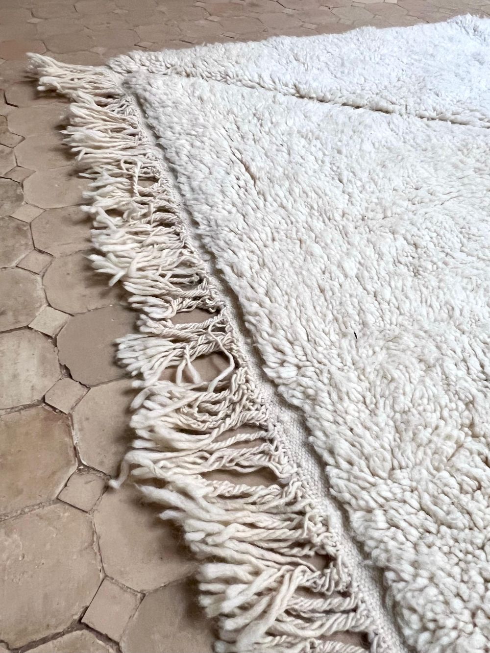 Moroccan All White Rug 400x315cm
