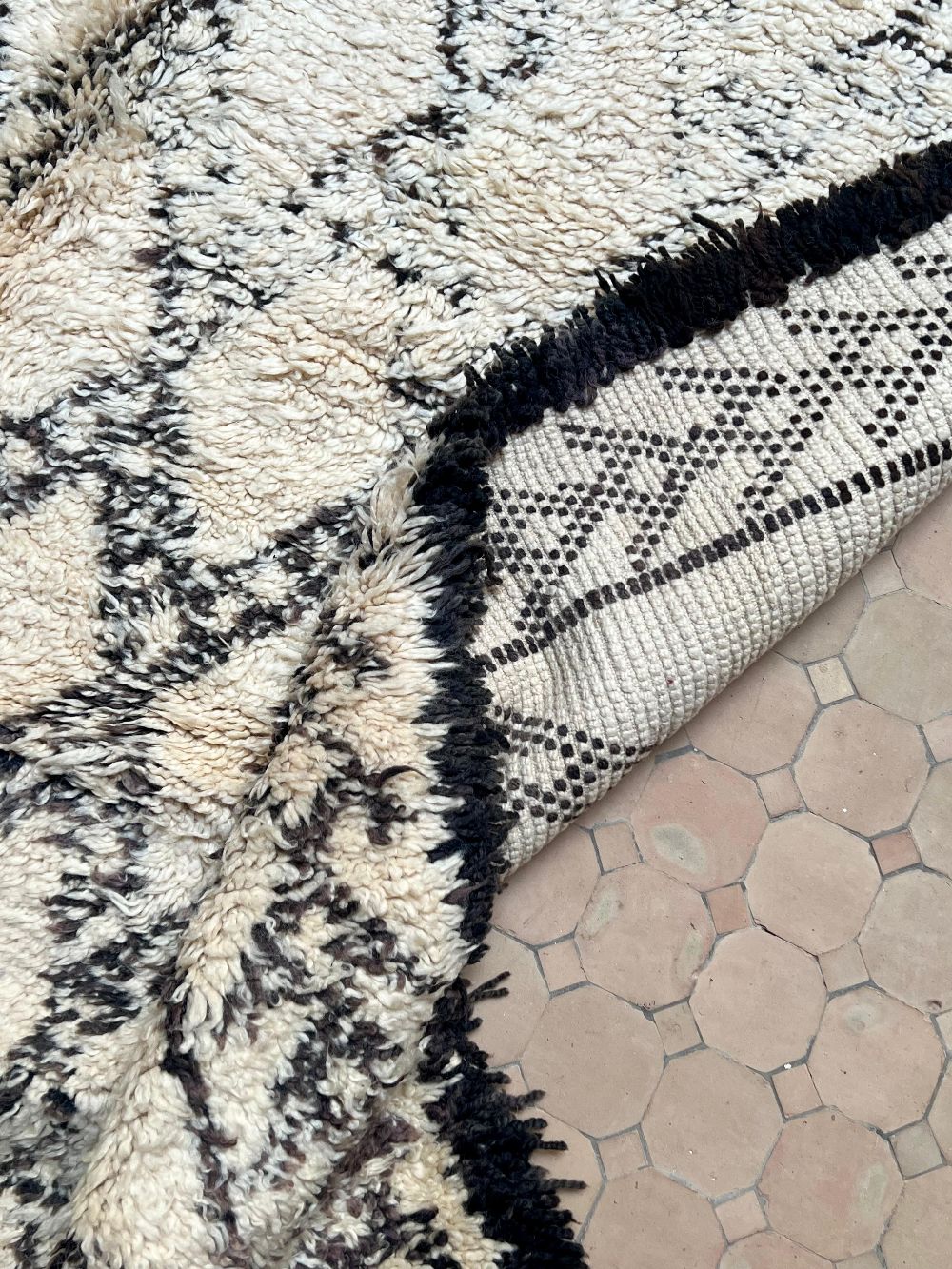 Moroccan Vintage Beni Ouarain Rug 350x205cm