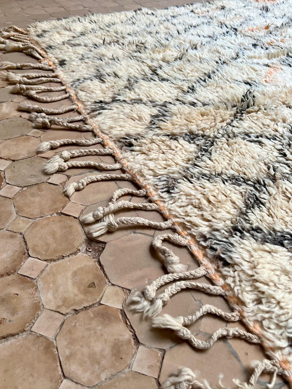 Moroccan Vintage Beni Ouarain Rug 370x190cm